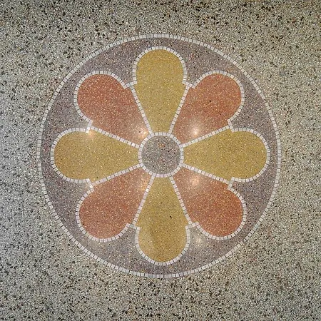 Le Louvre Floor * كان