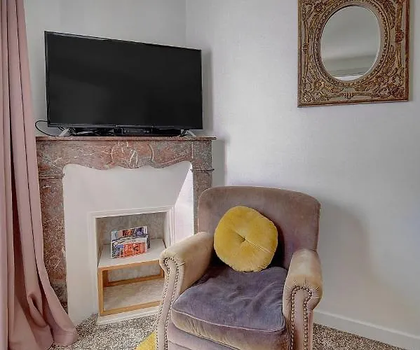 Le Louvre Floor * Κάννες