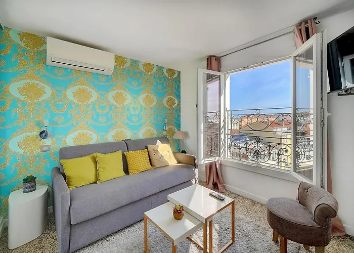 Le Louvre Floor * Κάννες